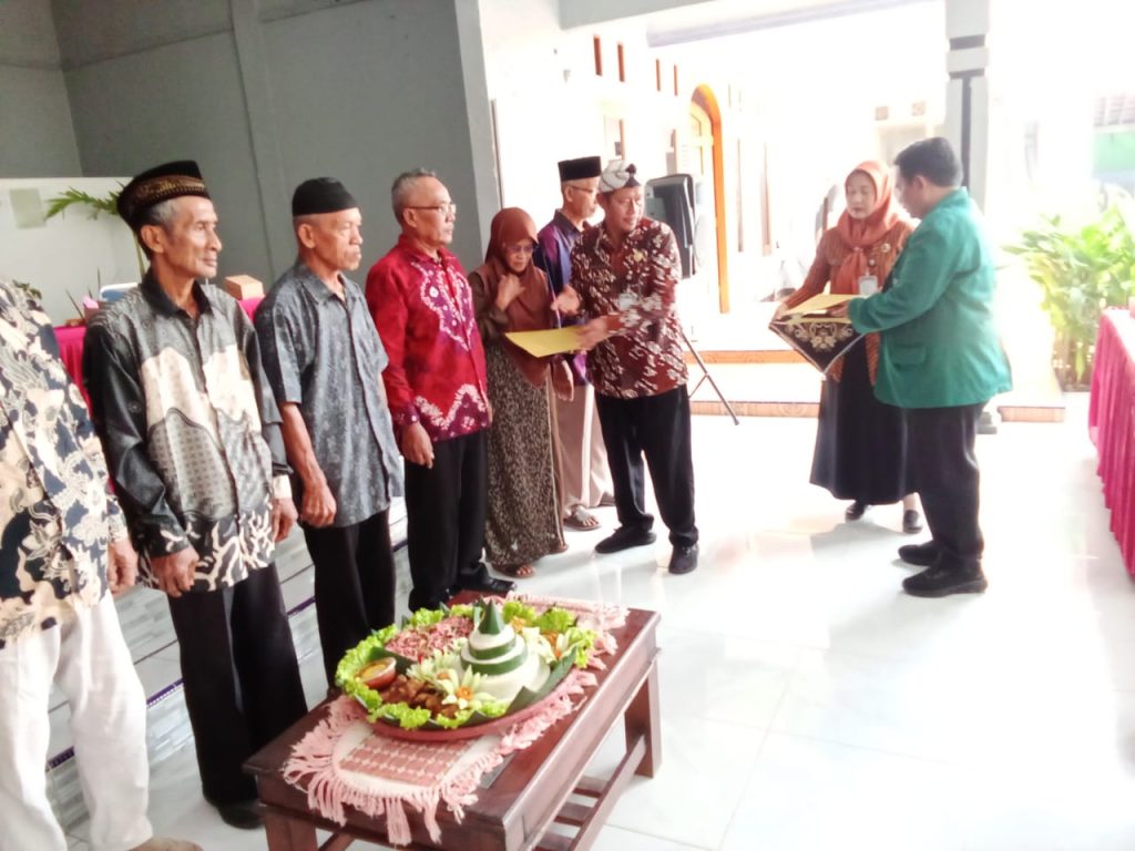 Pemberian Cindera Mata