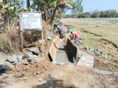PEMBANGUNAN JARINGAN IRIGASI SRI REJEKI DI DESA SIKANCO BERJALAN LANCAR